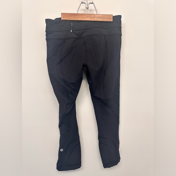 Lululemon black leggings - Picture 2 of 3
